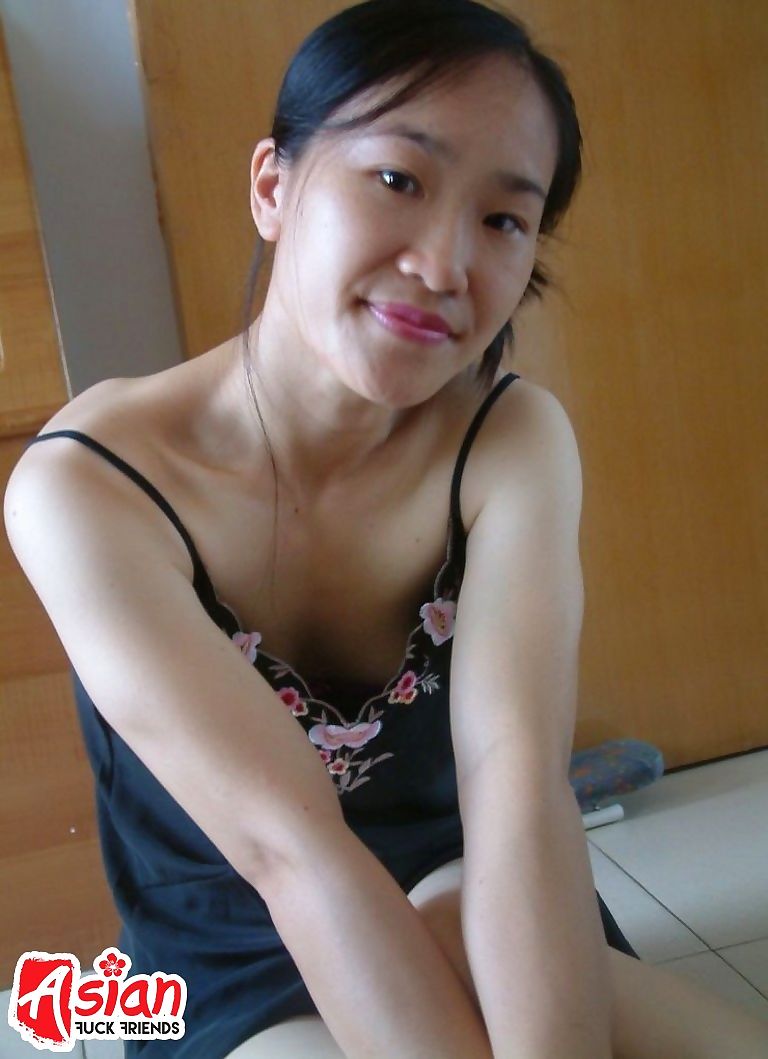 Young asian girl with pretty tiny pussy - part 2935 page 1