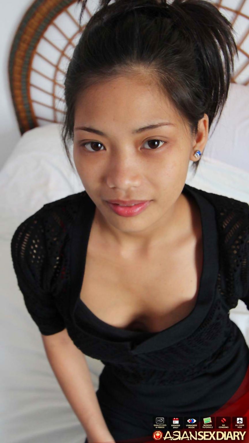 Skinny filipina milf shows off her bits - part 1660 page 1