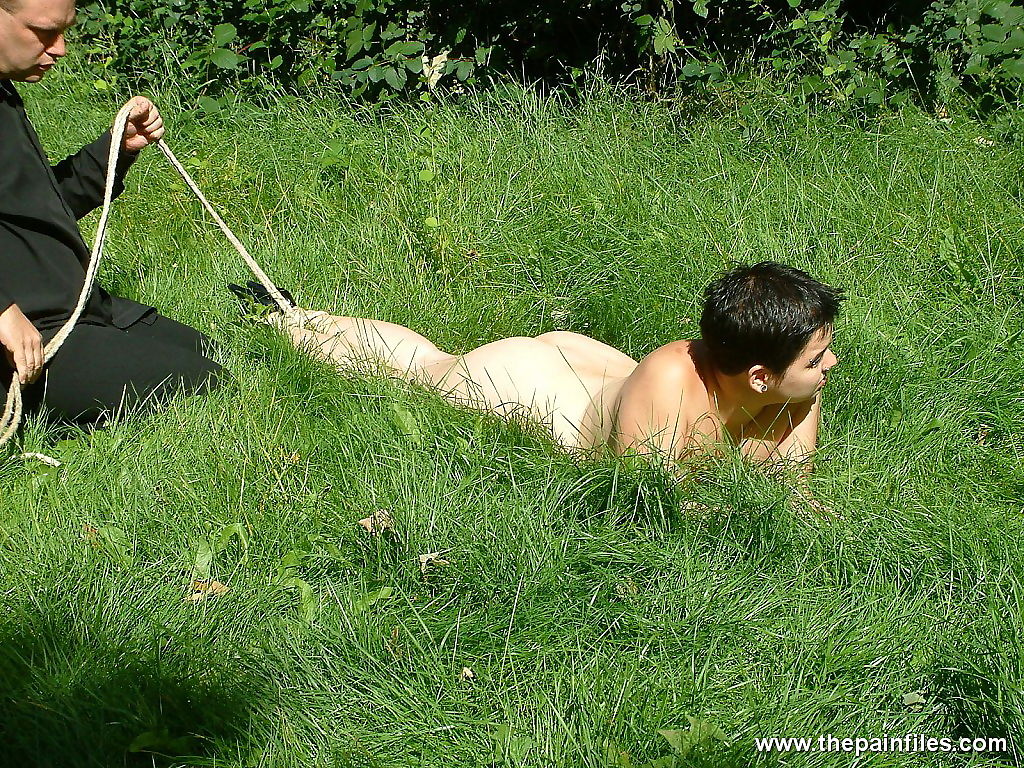 Amateur gothic asian chick is bound outside on the lawn - part 913 page 1