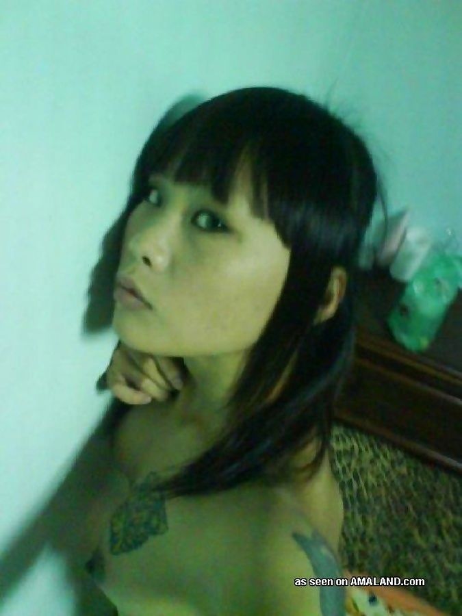 Petite asian chick teasing and selfshooting naked - part 1221 page 1