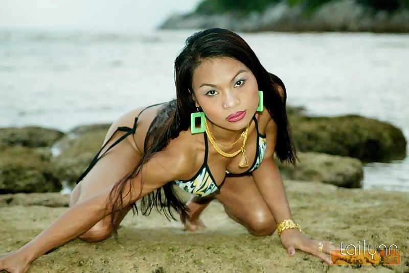 Asian babe tailynn posing on a thai beach - part 1115 page 1