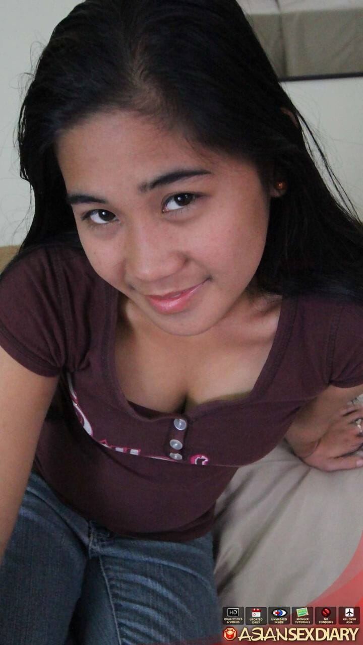 Chubby Filipina girl has her pussy filled with jizz by a sex tourist page 1