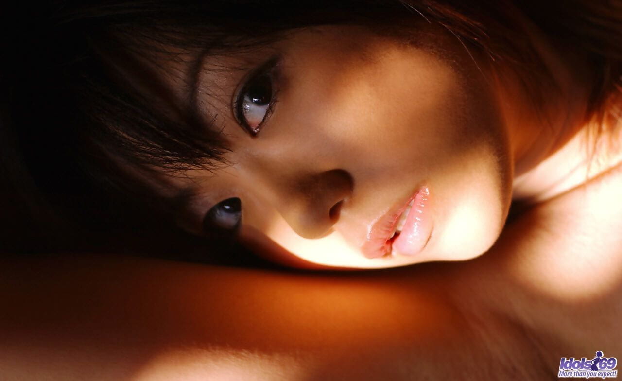 Japanese model Saki Ninomiya exposes her hairy bush after a market visit page 1