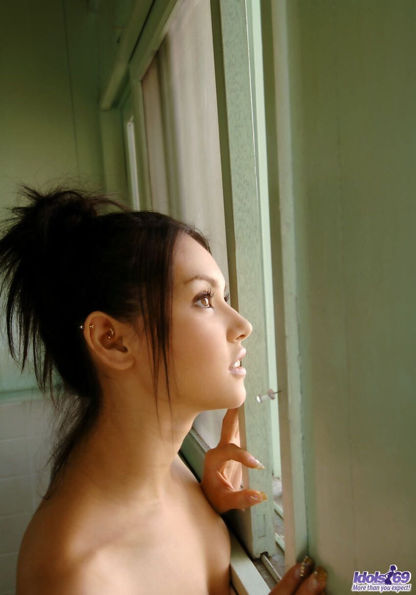 Japanese model Maria Ozawa enjoys a beverage after stripping naked page 1