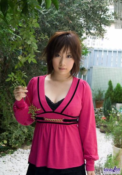 اليابانية فتاة hanno نونو داعب كبير الطبيعيه في حين الحصول على في الغالب عارية