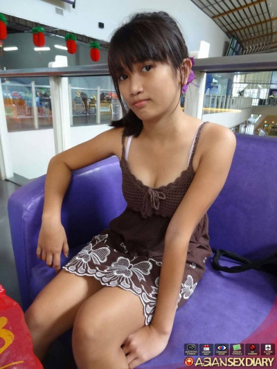Petite Asian girl Menchie gets naked before having POV sexual relations