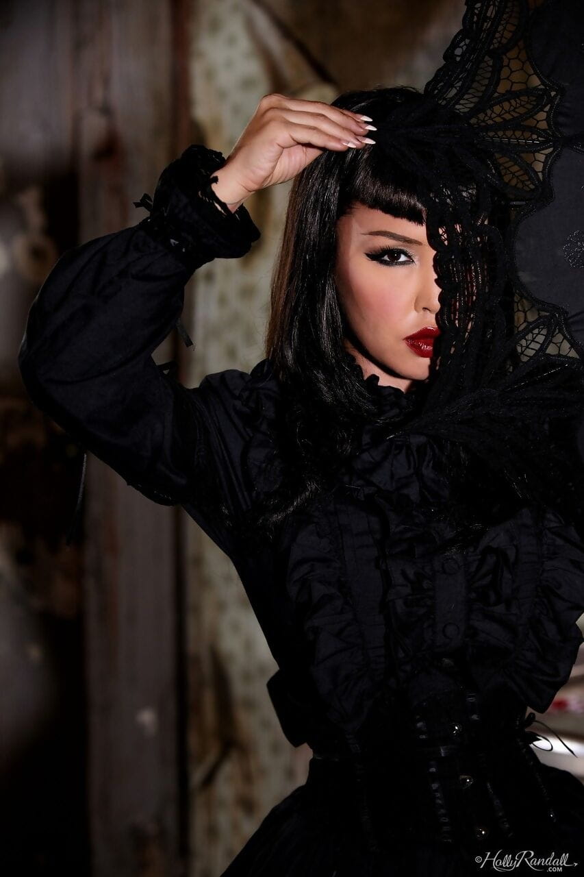 Eastern femme fatale Masuimi Max with great titties gets rid of gothic clothes page 1