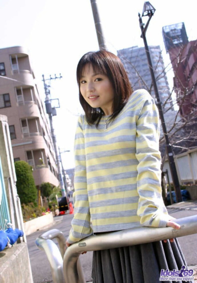 молодой японский девушка канан каваи вспышки телок трусики перед получение Голые