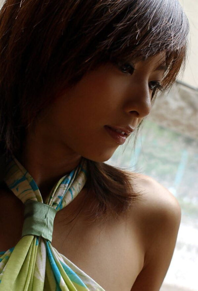 hot Japanisch teen Rin Suzuka setzen Ihr Haarige pussy während solo Aktion