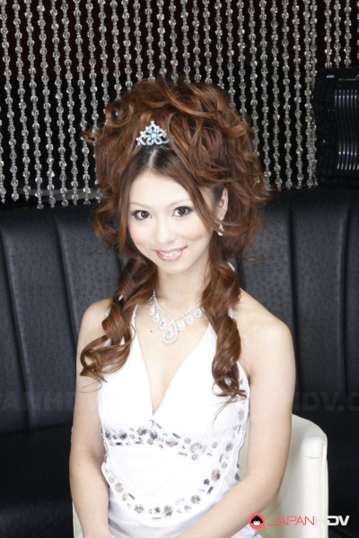 رائعتين اليابانية البنات نموذج غير عارية في مماثلة فساتين و تسريحات الشعر