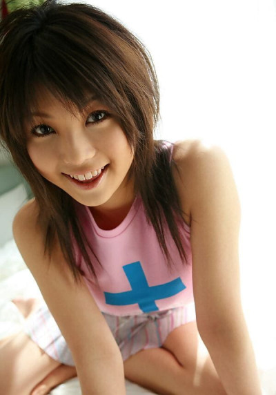 لطيف اليابانية في سن المراهقة Kyou يعرض لها لطيفة الثدي و شعر إفشل